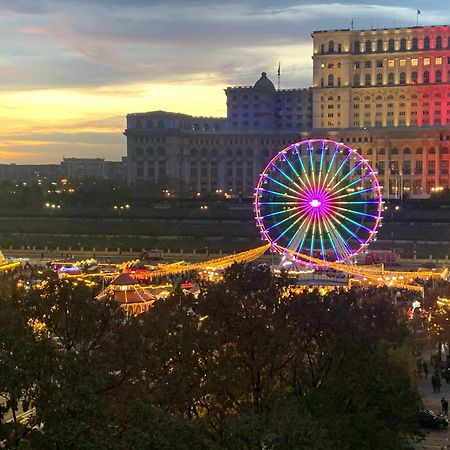 Chic Apartment Piata Constitutiei - View From The Balcony To The Palace Of Parliament Bucarest Esterno foto