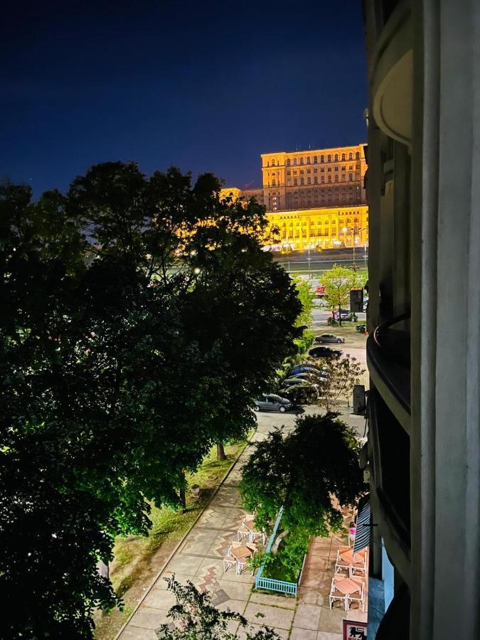 Chic Apartment Piata Constitutiei - View From The Balcony To The Palace Of Parliament Bucarest Esterno foto